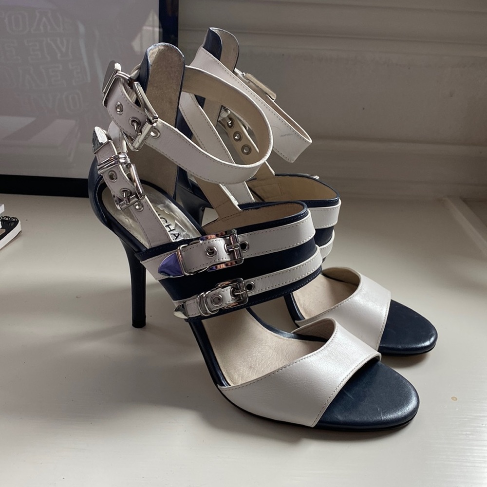 Michael Kors heel sandals Sz 8 like new!